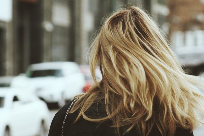 girls with blonde hair, back of head