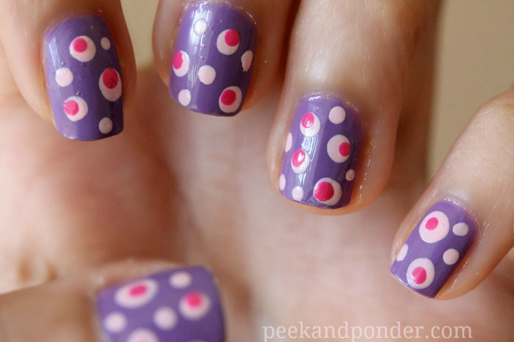 dotted manicure