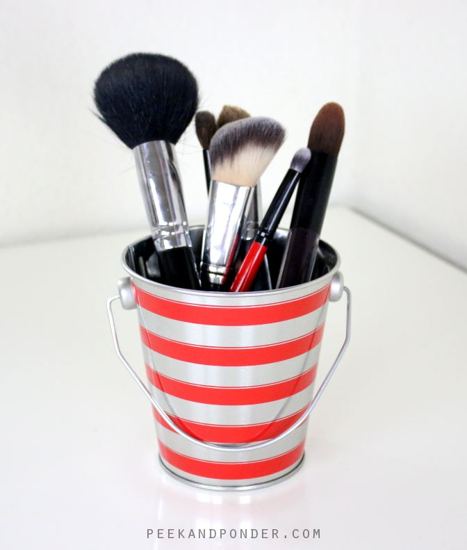 bucket brush holder