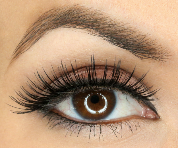 A rustic eye look created with the IT Cosmetics Superhero palette